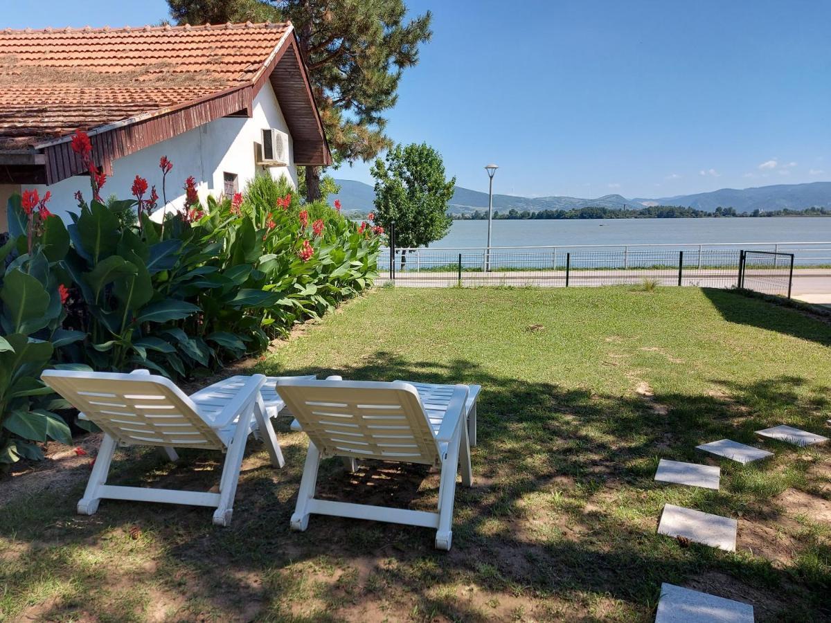 Fenix Apartment & Rooms Vinci Dış mekan fotoğraf