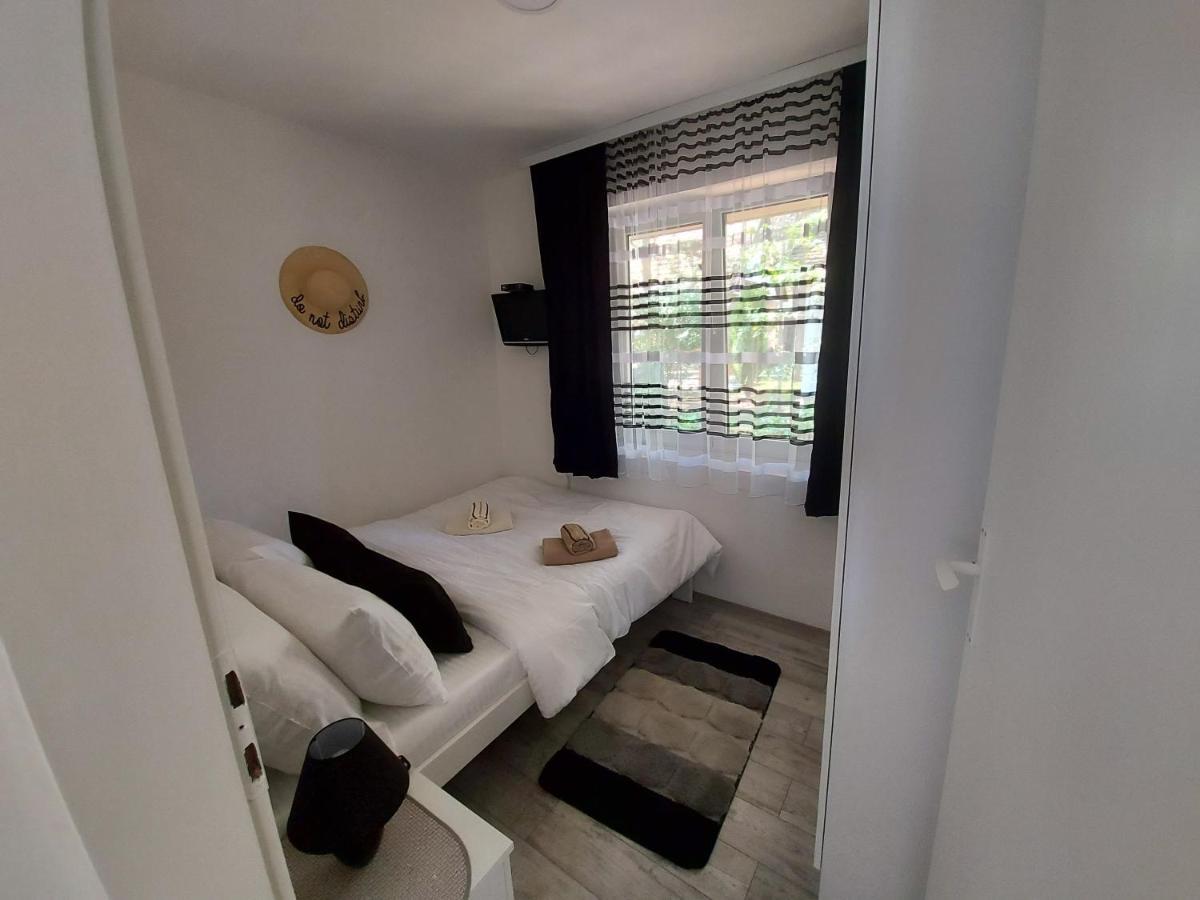 Fenix Apartment & Rooms Vinci Dış mekan fotoğraf
